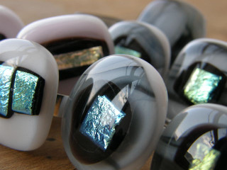Skleněné prsteny velké - šedorůžový mix