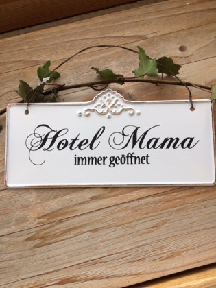 Plechová cedulka Hotel Mama