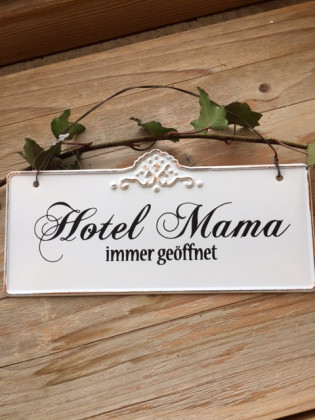 Plechová cedulka Hotel Mama