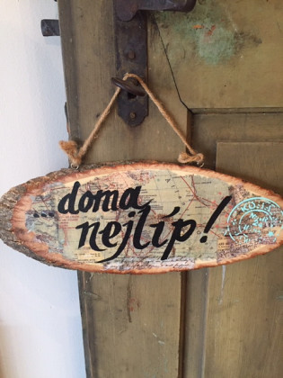 Cedule Doma nejlíp