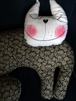 Polštář kočka modrá květovaná