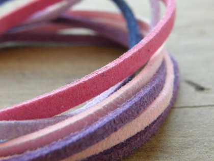 Náramek růžovo-fialové šňůrky