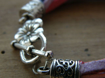 Náramek růžovo-fialové šňůrky