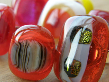 Skleněné prsteny velké - červenožlutý mix