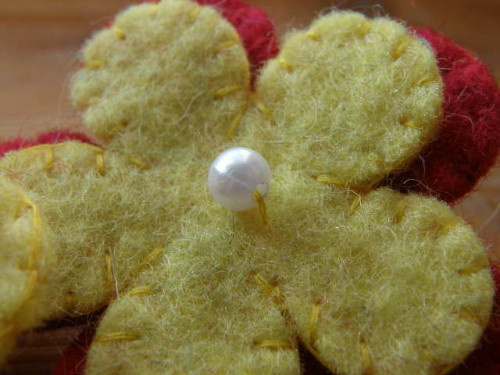 Brož kytička z Nepálu