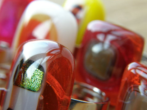 Skleněné prsteny velké - červenožlutý mix