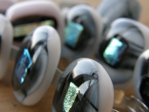 Skleněné prsteny velké - šedorůžový mix