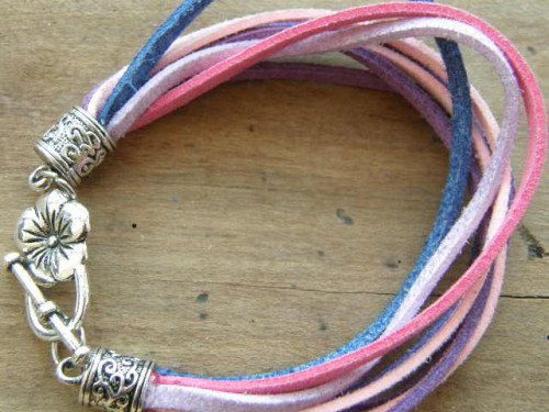 Náramek růžovo-fialové šňůrky