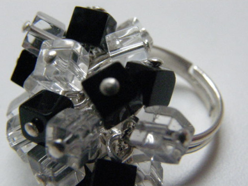 ketlovaný prsten "černobílé kostky"