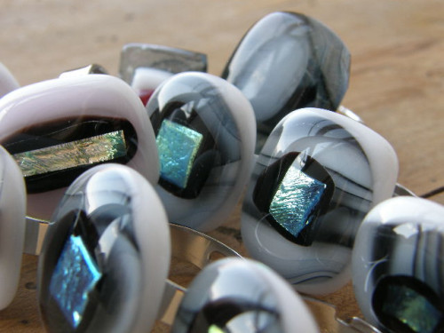 Skleněné prsteny velké - šedorůžový mix