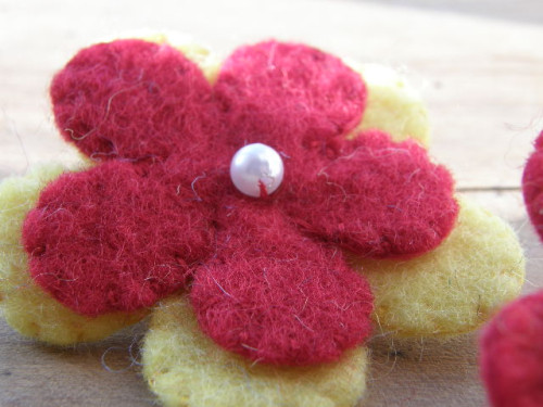 Brož kytička z Nepálu