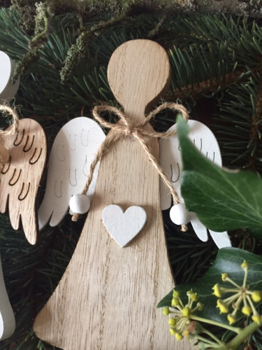 Anděl na stojánku přírodní