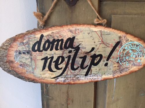 Cedule Doma nejlíp