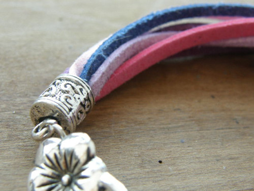 Náramek růžovo-fialové šňůrky